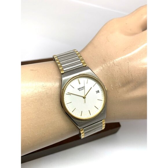 Seiko Men's Watch 6432-7019 Vintage Quartz Silver Dial Date Two Tone Steel 33mm - Picture 11 of 14